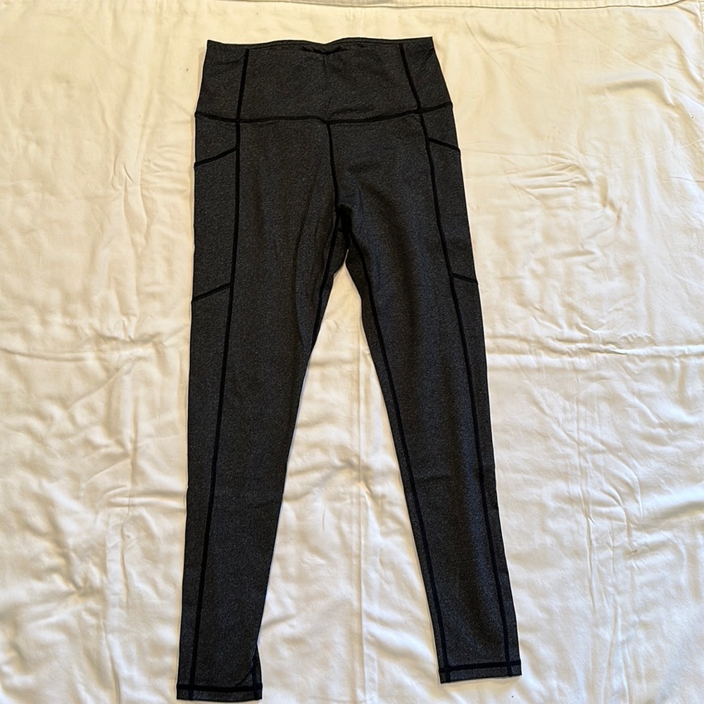 Maven Thread leggings size large